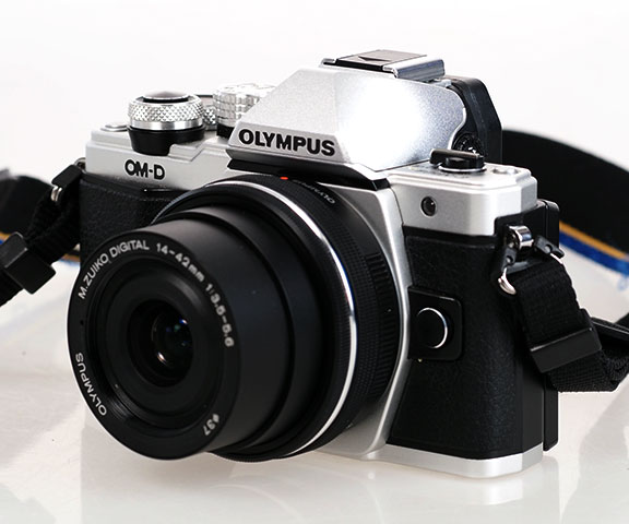 usato Olympus OM10 /2 + 14-42 EZ + Grip